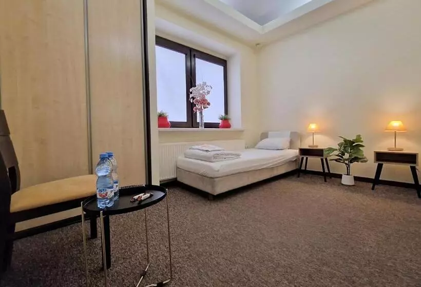 Hostel Helvetia   Privates In City Center And Old Town