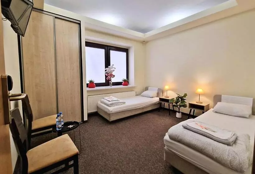 Hostel Helvetia   Privates In City Center And Old Town