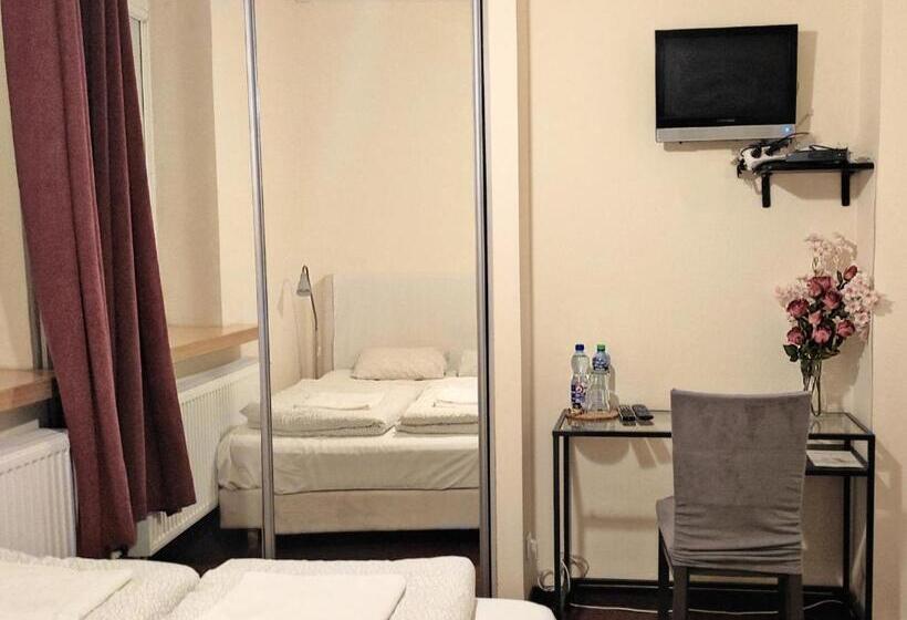 Hostel Helvetia   Privates In City Center And Old Town