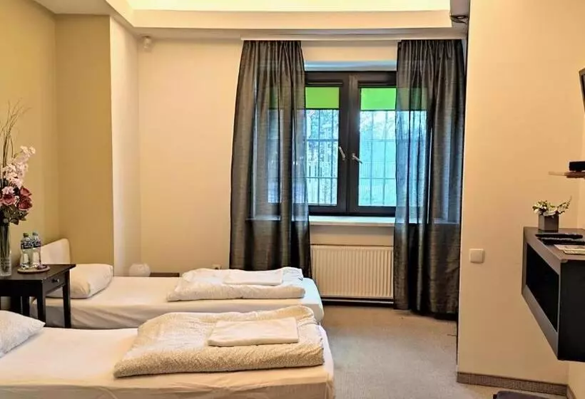 Hostel Helvetia   Privates In City Center And Old Town