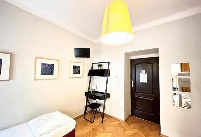 Hostel Helvetia   Privates In City Center And Old Town