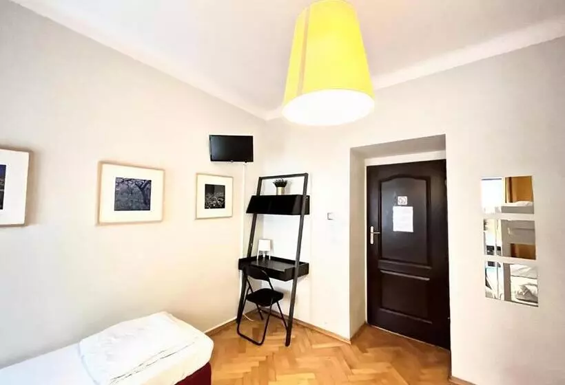 Hostel Helvetia   Privates In City Center And Old Town