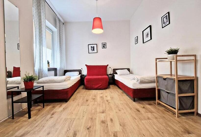 Hostel Helvetia   Privates In City Center And Old Town
