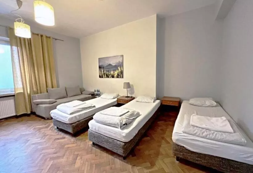 Hostel Helvetia   Privates In City Center And Old Town