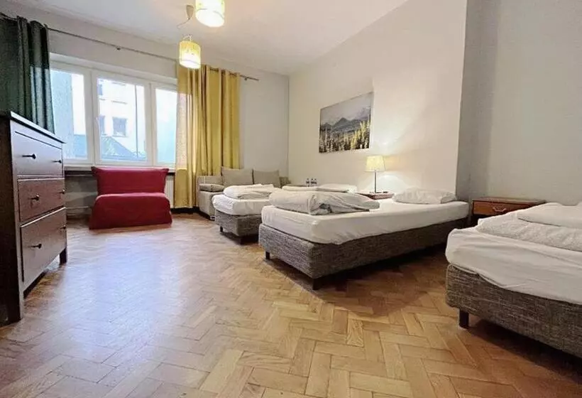 Hostel Helvetia   Privates In City Center And Old Town