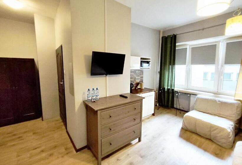 Hostel Helvetia   Privates In City Center And Old Town