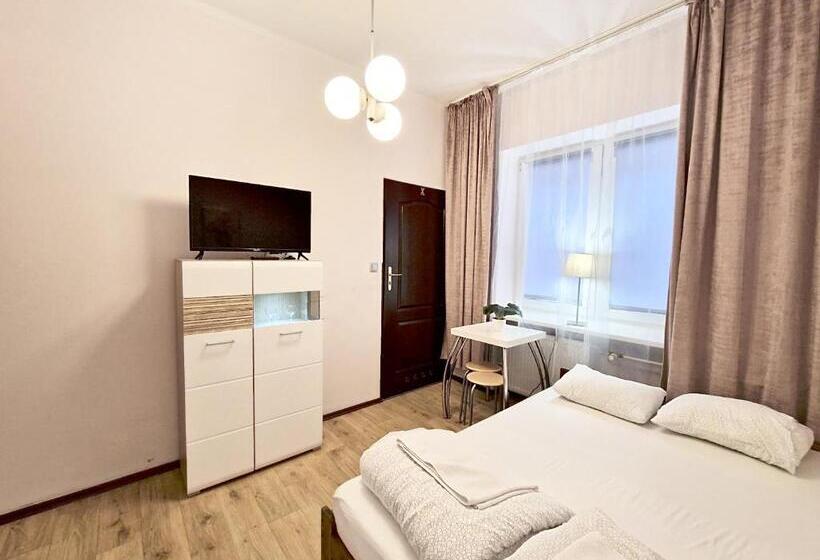 Hostel Helvetia   Privates In City Center And Old Town