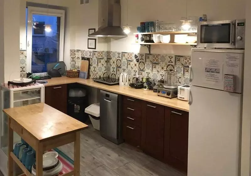 Hostel Helvetia   Privates In City Center And Old Town