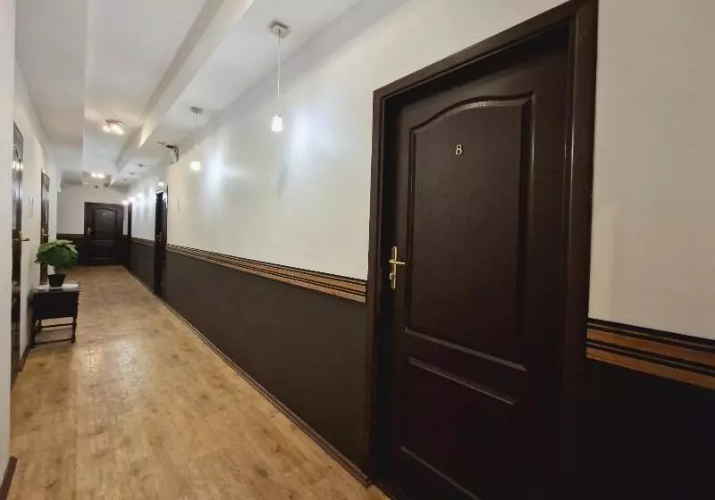 Hostel Helvetia   Privates In City Center And Old Town