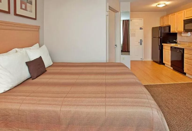 Отель Candlewood Suites Junction City Ft. Riley, An Ihg