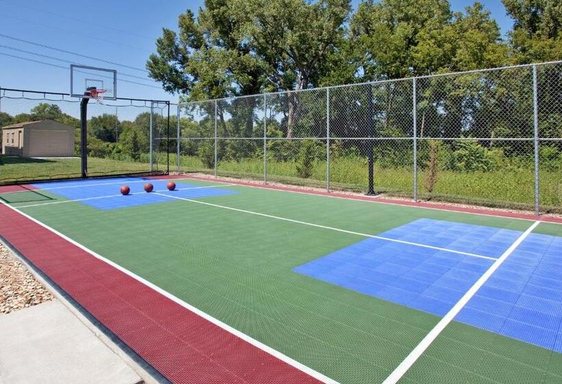 ホテル Candlewood Suites Junction City   Ft. Riley, An Ihg