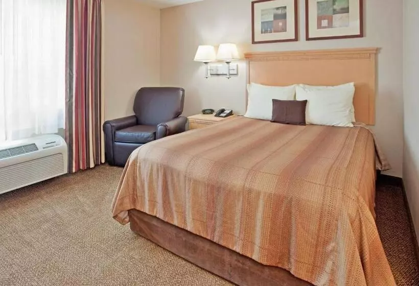 Отель Candlewood Suites Junction City Ft. Riley, An Ihg