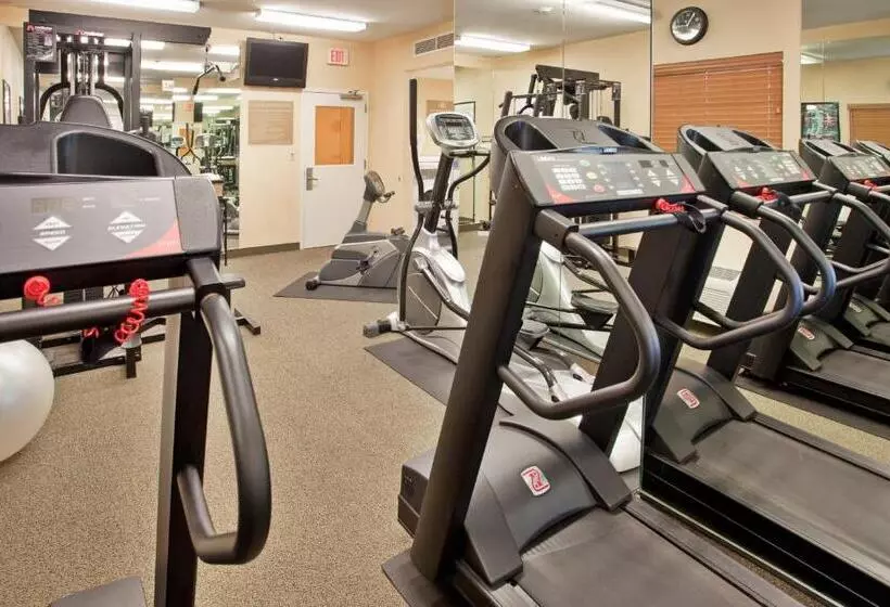 Отель Candlewood Suites Junction City Ft. Riley, An Ihg