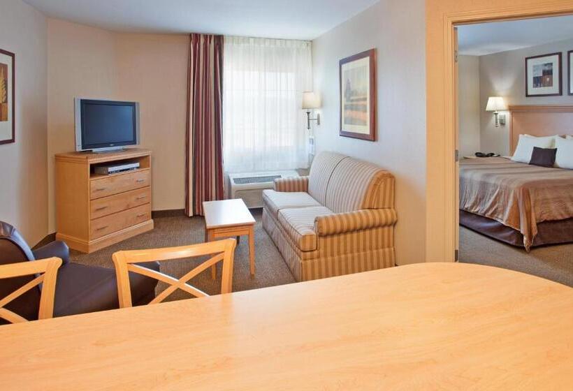 ホテル Candlewood Suites Junction City   Ft. Riley, An Ihg
