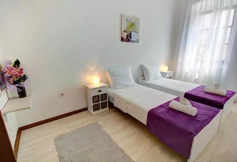 בית מלון כפרי City Point Rooms