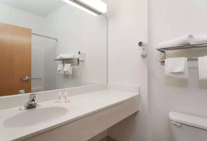 酒店 Days Inn & Suites By Wyndham Cambridge