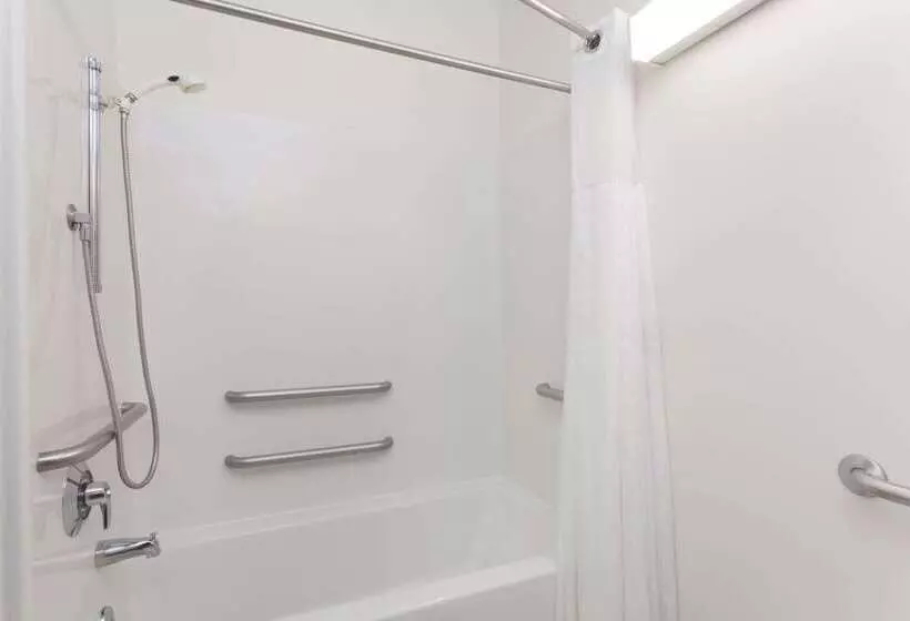 酒店 Days Inn & Suites By Wyndham Cambridge