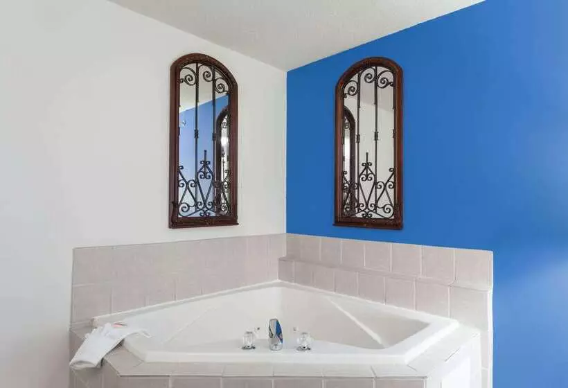 酒店 Days Inn & Suites By Wyndham Cambridge