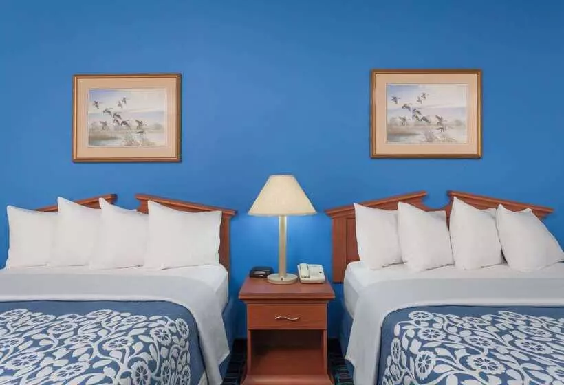 酒店 Days Inn & Suites By Wyndham Cambridge