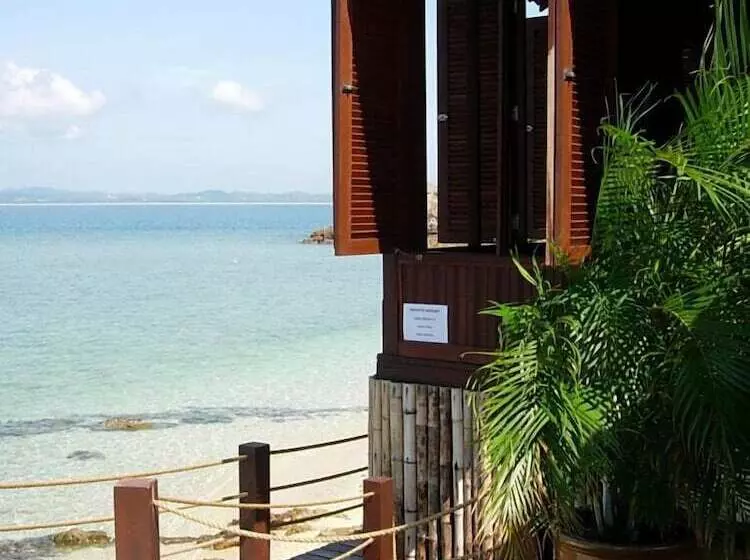 Hotel Gem Island Resort & Spa