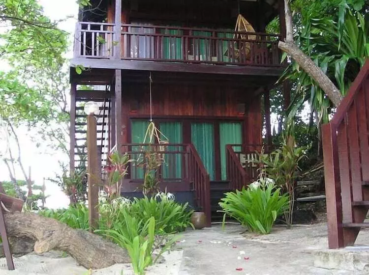 Hotel Gem Island Resort & Spa