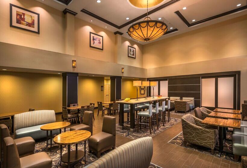 هتل Hampton Inn & Suites Reno