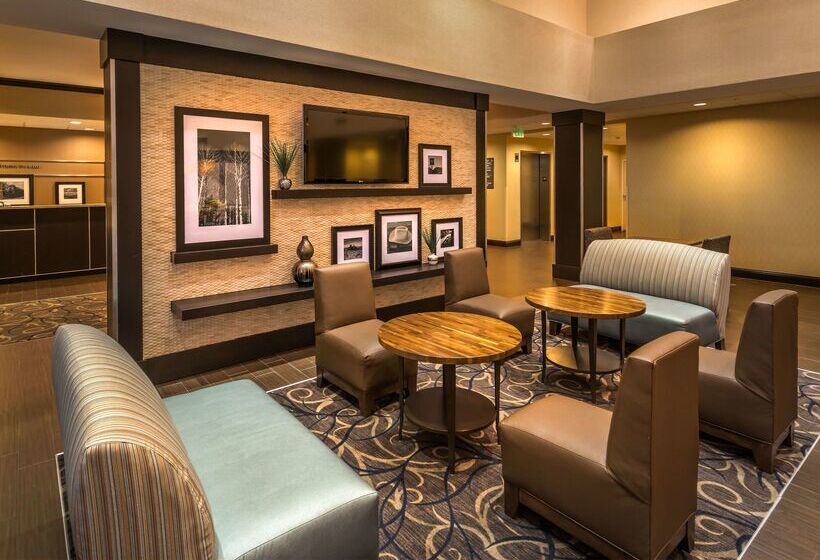هتل Hampton Inn & Suites Reno