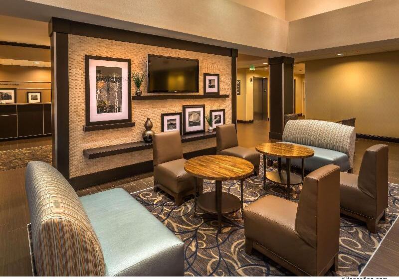 هتل Hampton Inn & Suites Reno