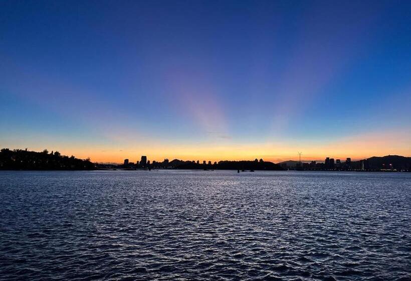 City Hotel Xiamen Free Welcome Fruits