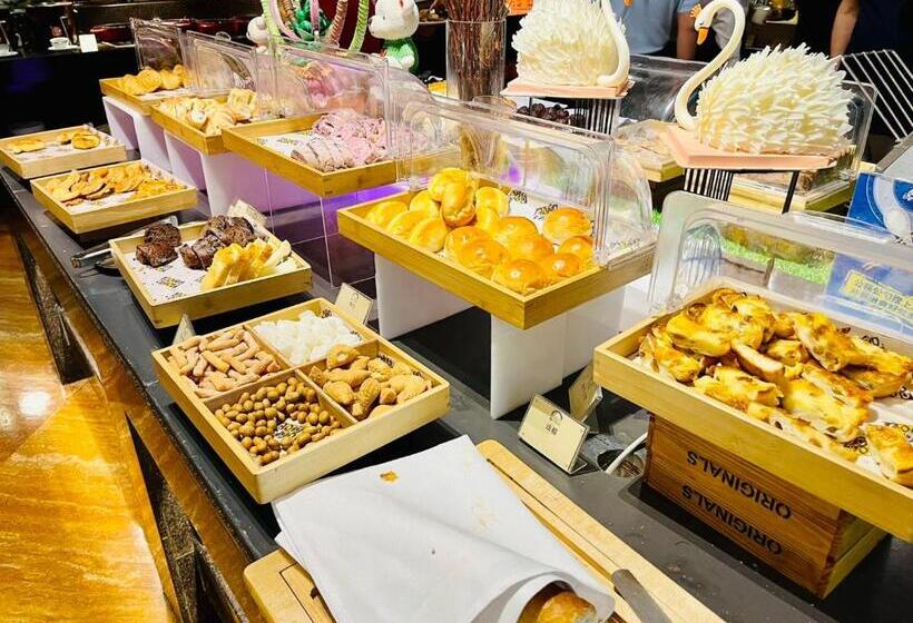 City Hotel Xiamen Free Welcome Fruits