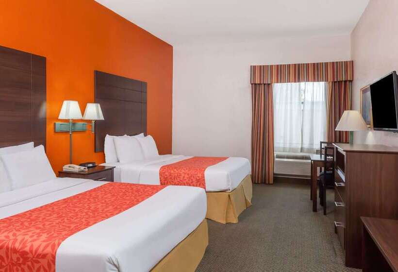 Отель Days Inn & Suites By Wyndham Pasadena