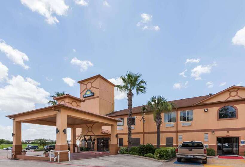 Отель Days Inn & Suites By Wyndham Pasadena