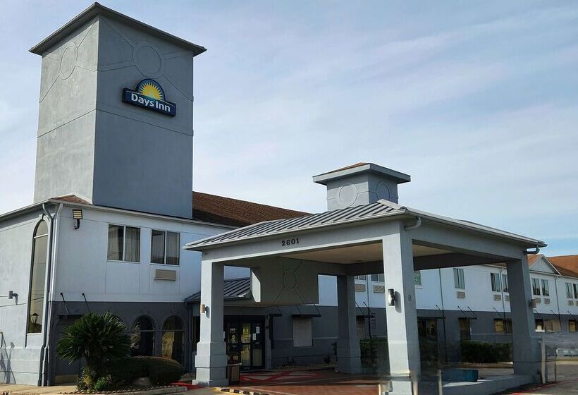 Отель Days Inn & Suites By Wyndham Pasadena