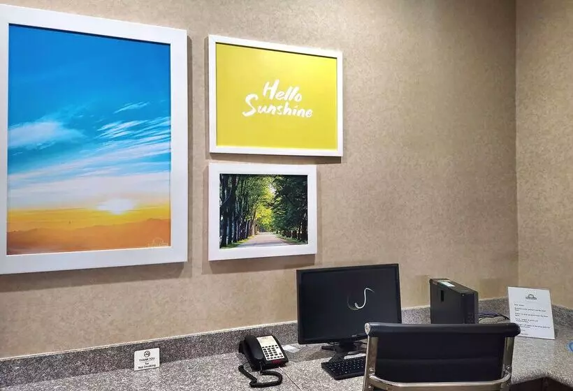 ホテル Days Inn & Suites By Wyndham Pasadena