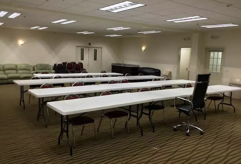 ホテル Days Inn & Suites By Wyndham Pasadena