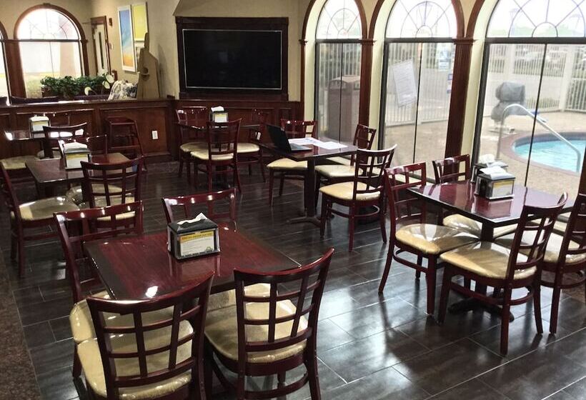 Отель Days Inn & Suites By Wyndham Pasadena