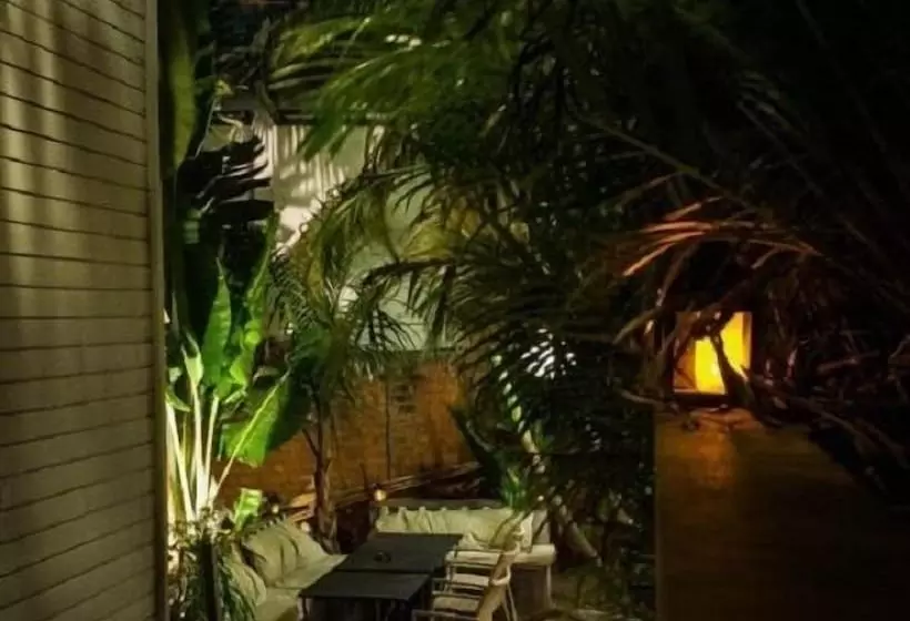 هتل Hôtel Restaurant La Ribaudière