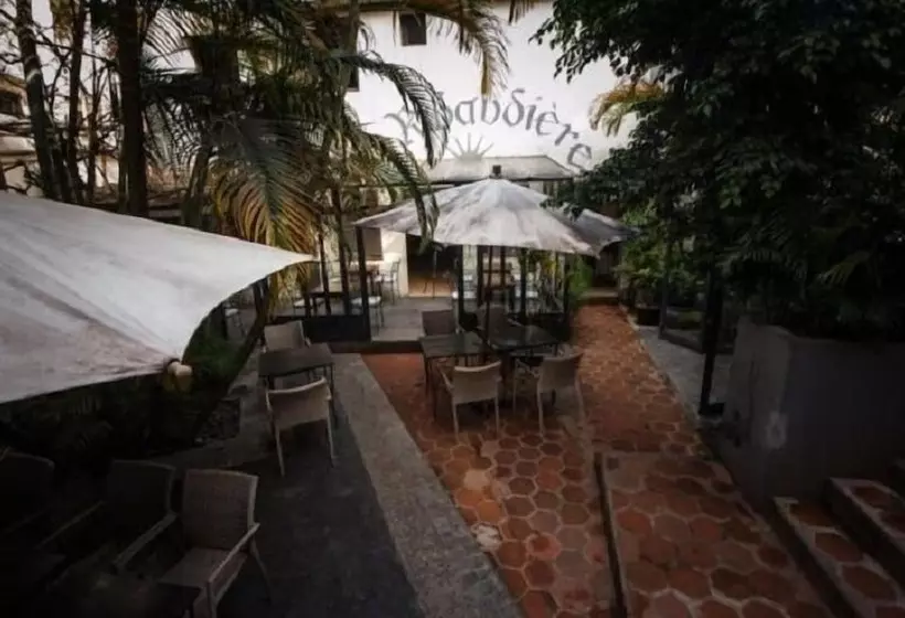 هتل Hôtel Restaurant La Ribaudière