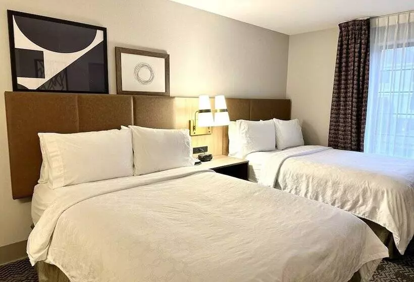 Отель Staybridge Suites Milwaukee West Oconomowoc, An Ihg