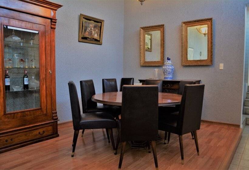 בית מלון כפרי Casa Marfil Hostel