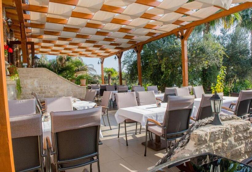 مبيت وإفطار Villa Anton