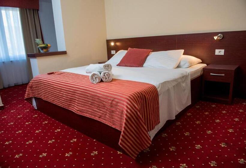 مبيت وإفطار Villa Anton