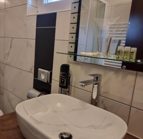 مبيت وإفطار Villa Anton