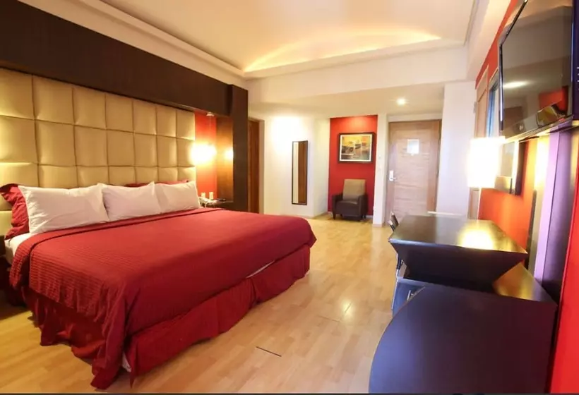 فندق Colon Plaza Business Class