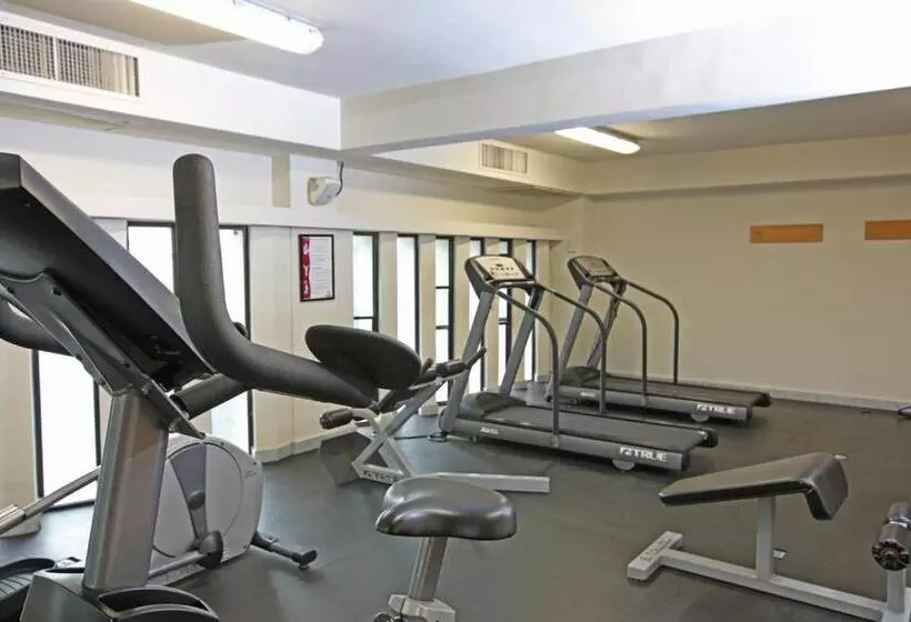 فندق Colon Plaza Business Class