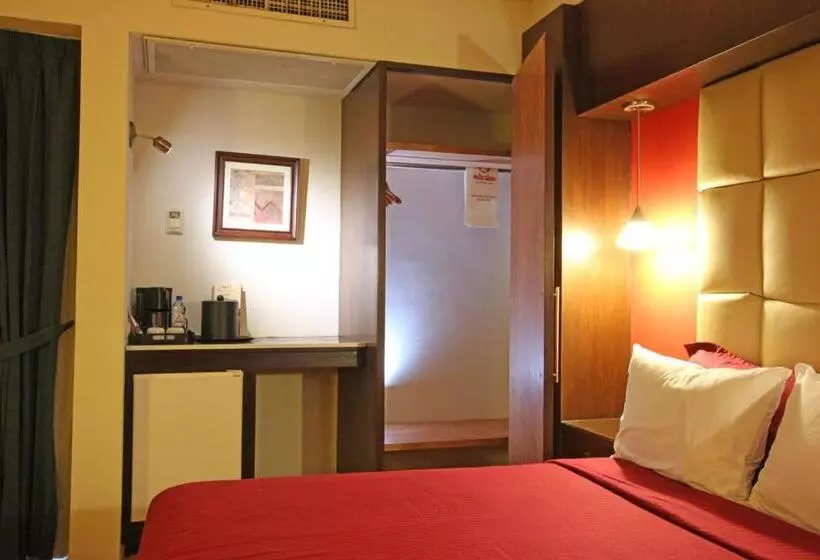 فندق Colon Plaza Business Class