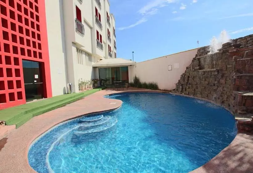 فندق Colon Plaza Business Class