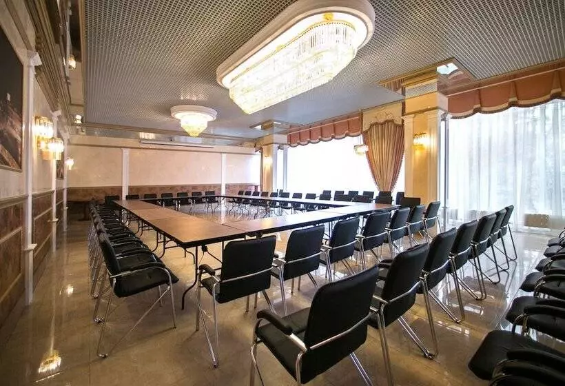 هتل Kyiv