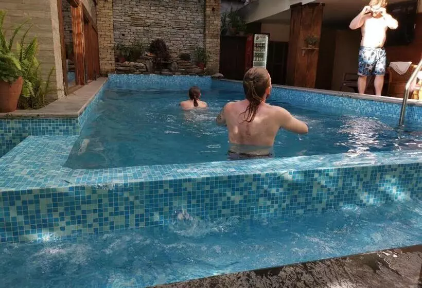 هتل Middle Path & Spa