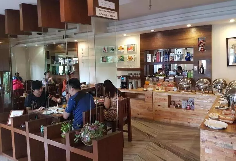 هتل Middle Path & Spa